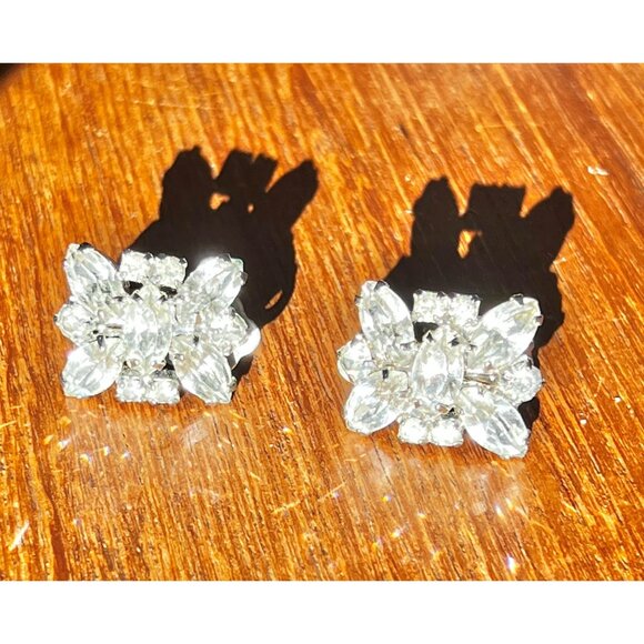 Unknown Jewelry - Rhinestone Floral Clip-On Earrings Crystal Clear .75" X 5/8" Elegant Accent